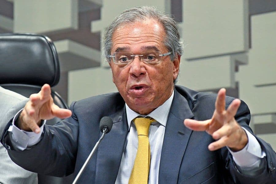 Câmbio, curva de juros e risco fiscal